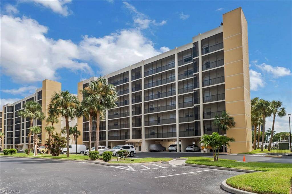 Fort Myers Beach, FL 33931,4421 Bay Beach LN #643