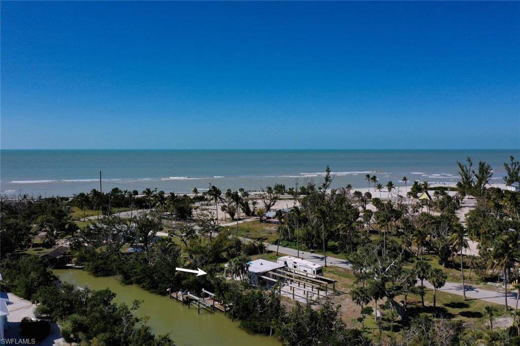 Sanibel, FL 33957,2490 Coconut DR