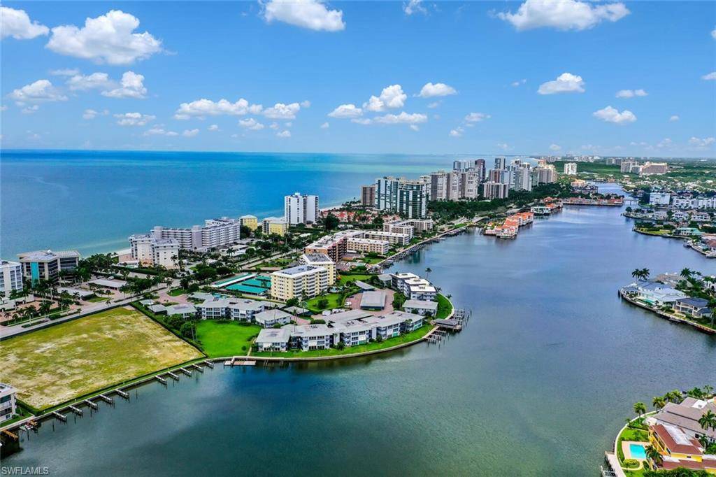 Naples, FL 34103,3410 Gulf Shore BLVD N #302