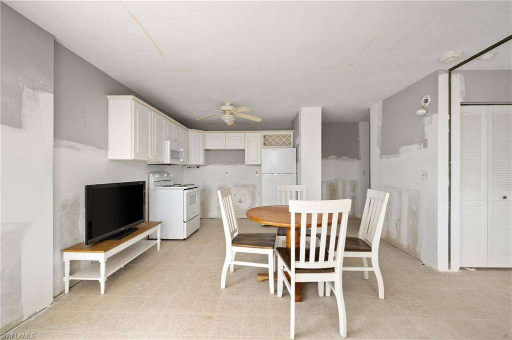 Fort Myers Beach, FL 33931,7330 Estero BLVD #107