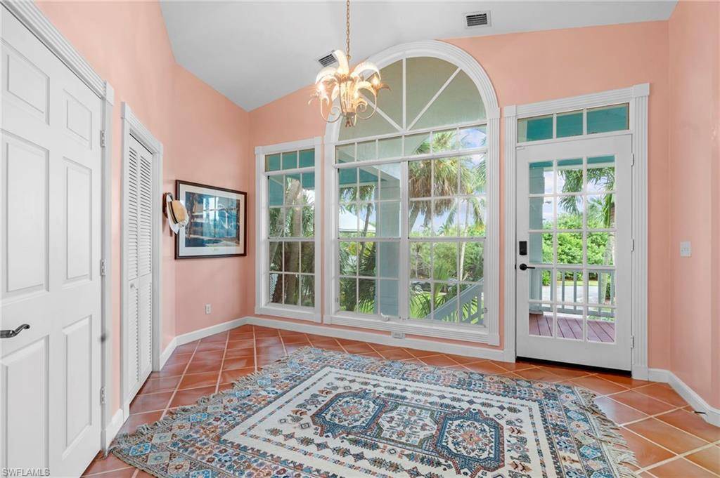 Marco Island, FL 34145,380 Periwinkle CT