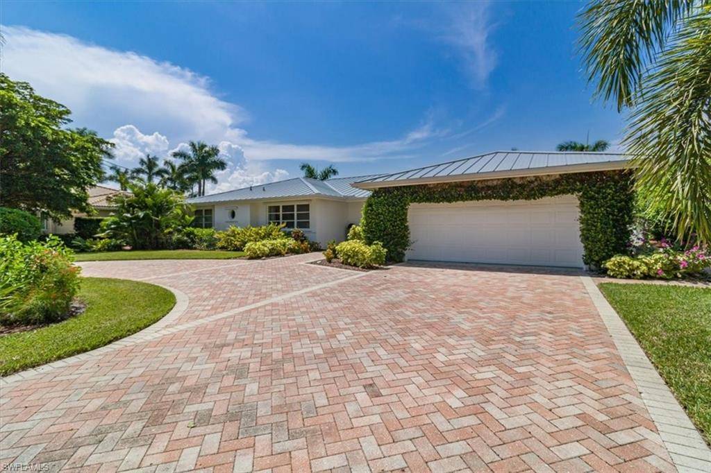 Naples, FL 34103,640 Harbour DR