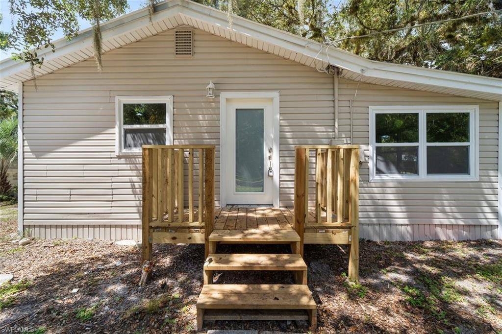 Labelle, FL 33935,234 S Elm ST