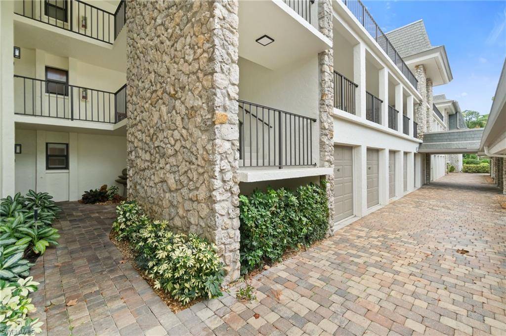 Naples, FL 34105,425 Wildwood LN #425