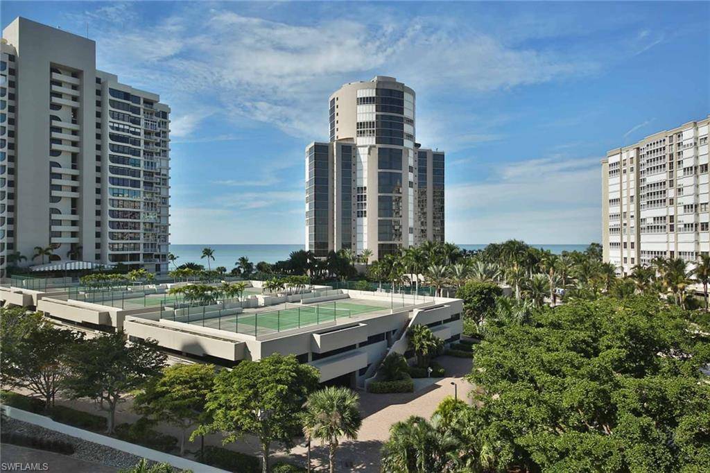 Naples, FL 34103,4255 Gulf Shore BLVD N #407