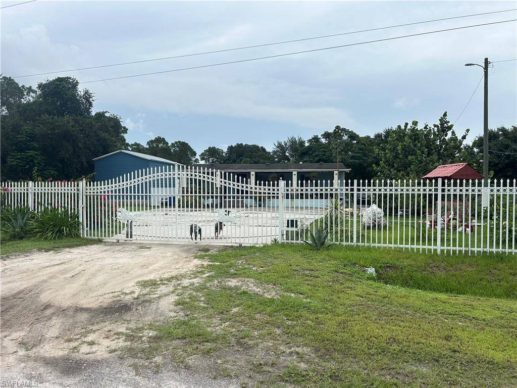 Clewiston, FL 33440,635 S Nogal ST