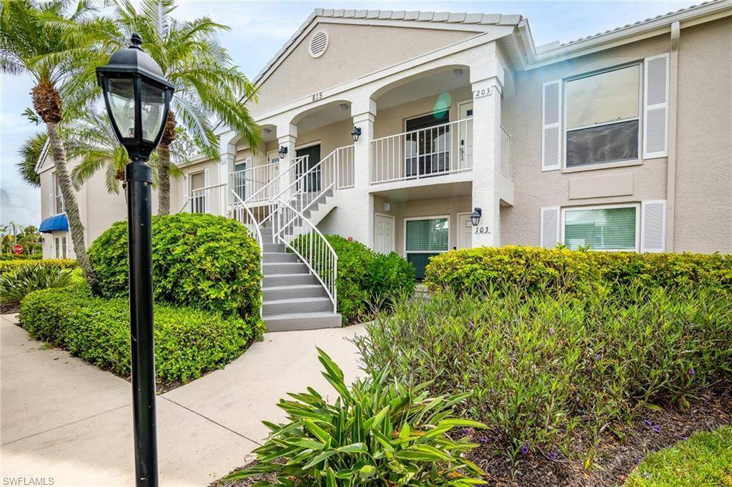 Naples, FL 34108,815 Gulf Pavilion DR #203