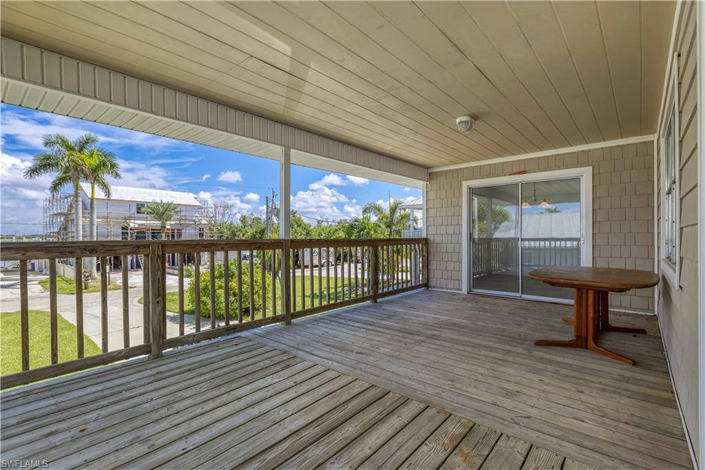 Fort Myers Beach, FL 33931,942 Prescott ST