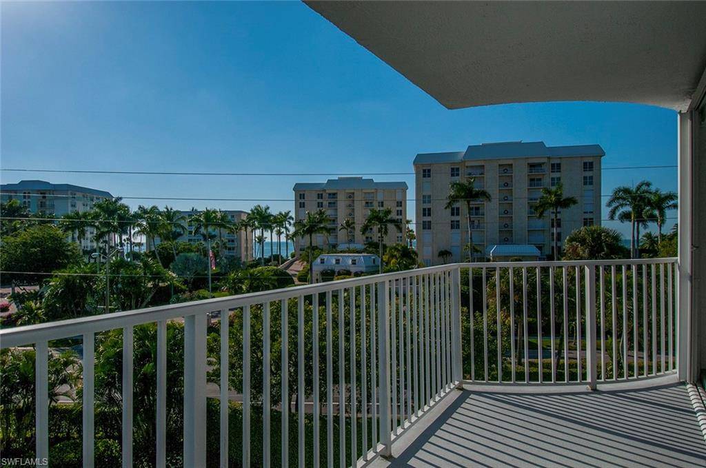 Naples, FL 34102,1300 Gulf Shore BLVD N #406