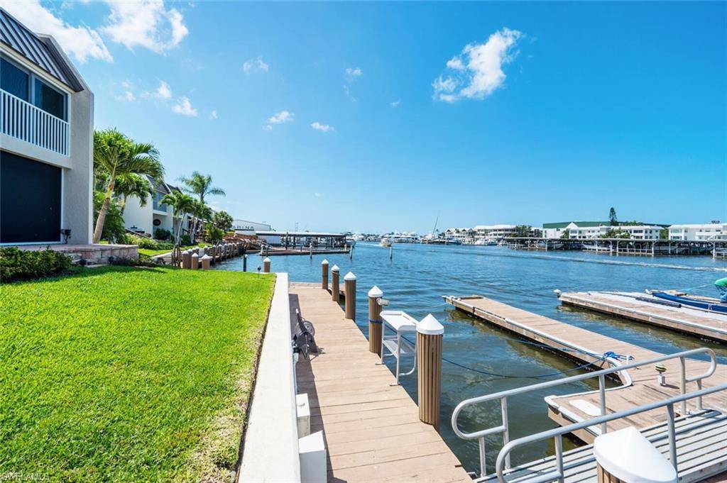 Naples, FL 34102,800 River Point DR #536