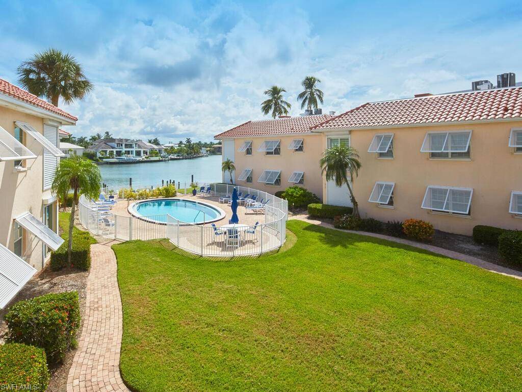 Naples, FL 34103,3070 Gulf Shore BLVD N #209