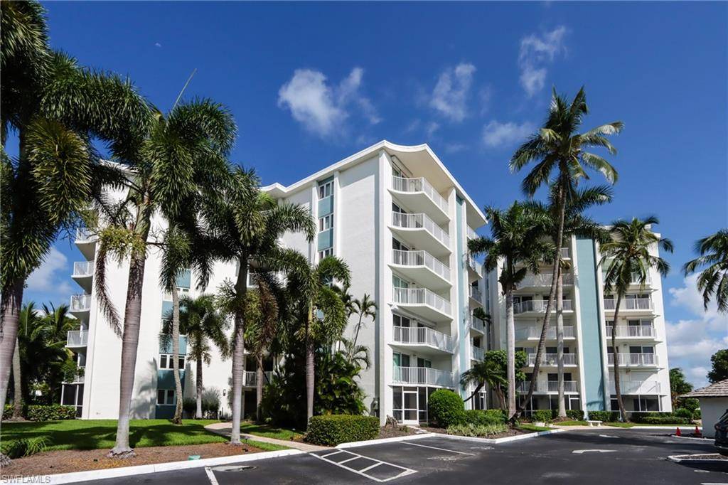 Naples, FL 34102,1300 Gulf Shore BLVD N #205