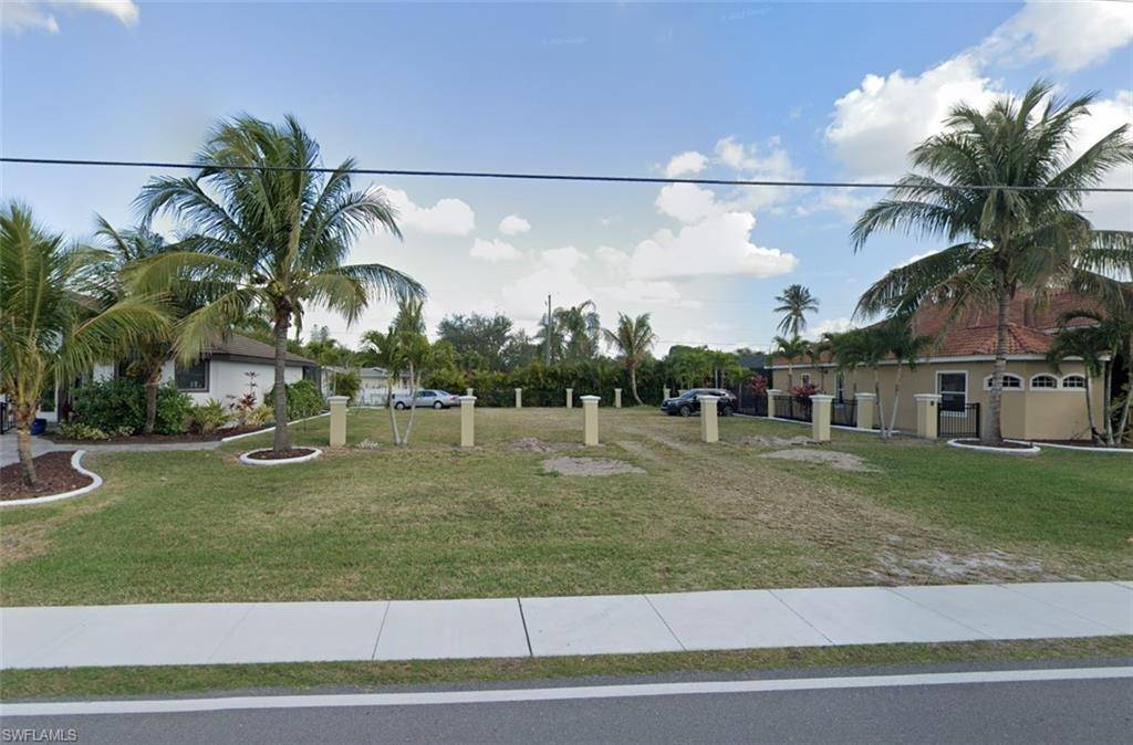 Fort Myers, FL 33919,5655 Winkler RD