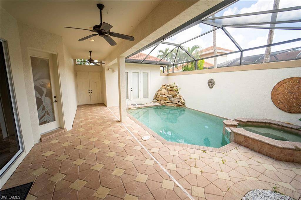 Naples, FL 34110,5886 Paradise CIR