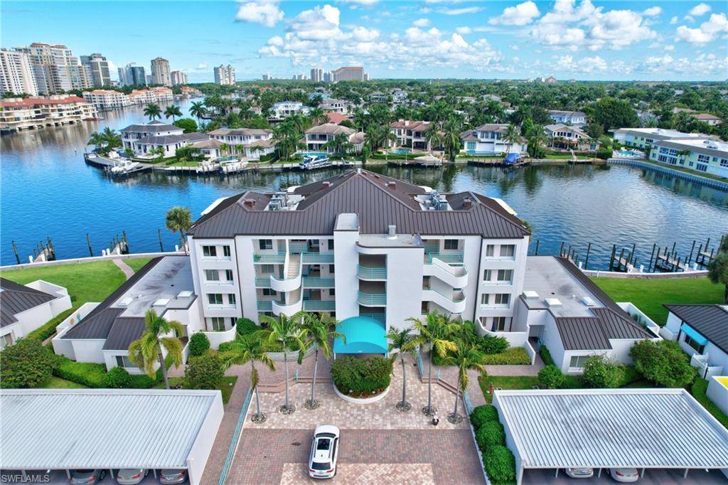 Naples, FL 34103,255 Park Shore DR #3-322