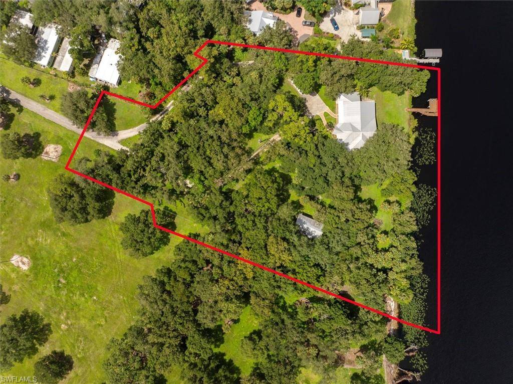 Labelle, FL 33935,325 River Oaks DR