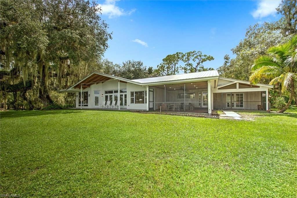 Labelle, FL 33935,325 River Oaks DR