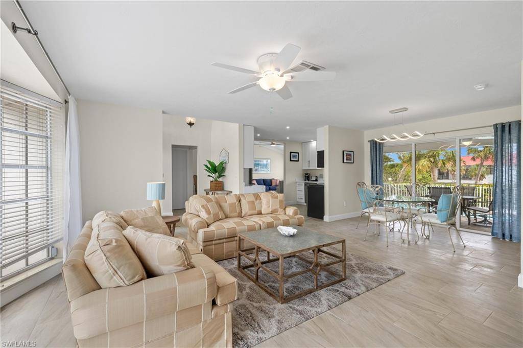 Sanibel, FL 33957,1242 Par View DR