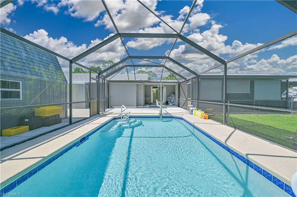North Fort Myers, FL 33917,4417/4421 Ruthann CT