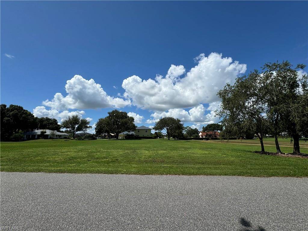 Lake Placid, FL 33852,13 Meadowlake CIR S