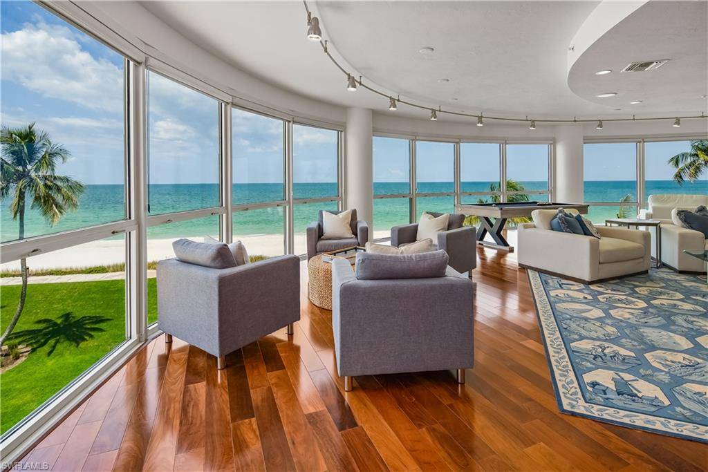 Naples, FL 34103,4601 Gulf Shore BLVD N #3