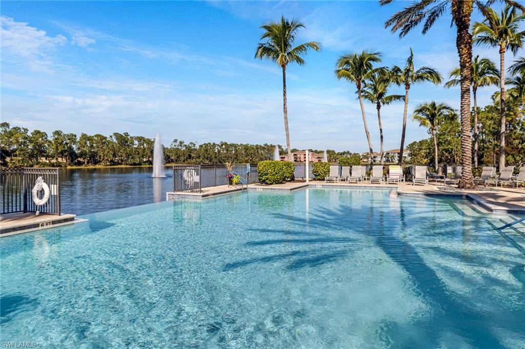 Naples, FL 34119,1882 Tarpon Bay DR S #2-205