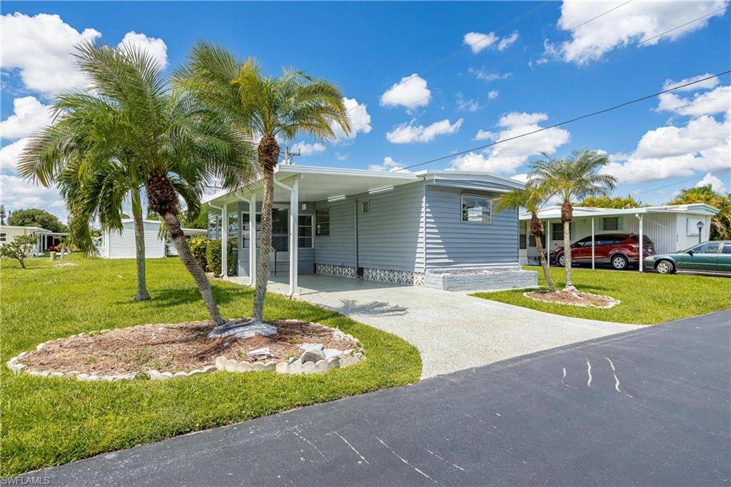 North Fort Myers, FL 33917,806 Homefolks ST