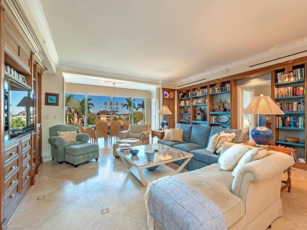 Naples, FL 34103,4201 Gulf Shore BLVD N #402
