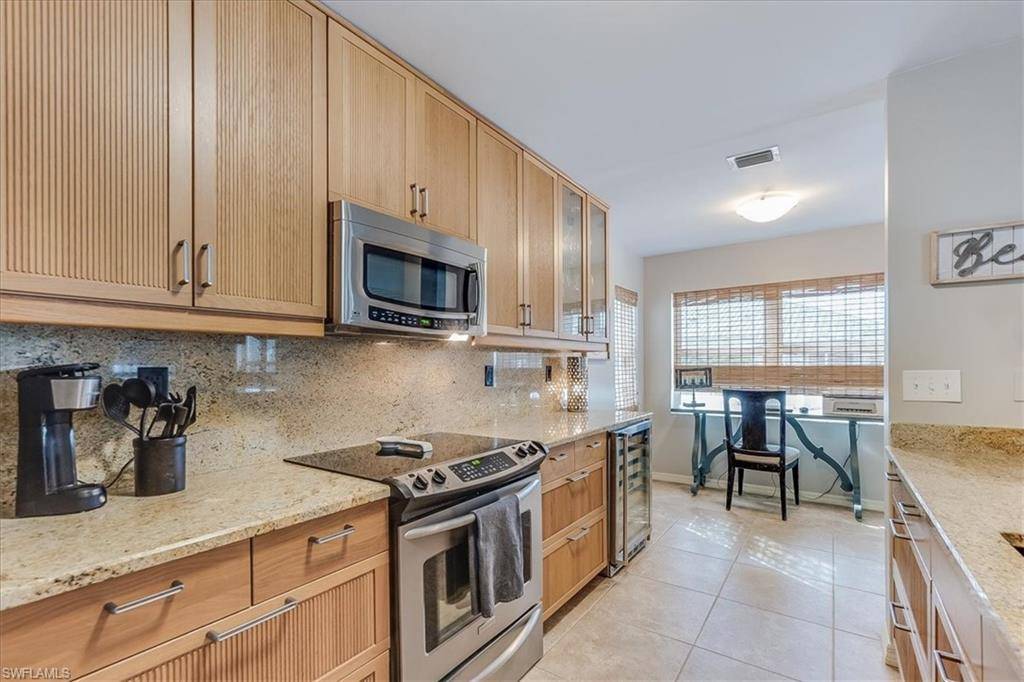 Naples, FL 34110,532 Club Side DR #4-532