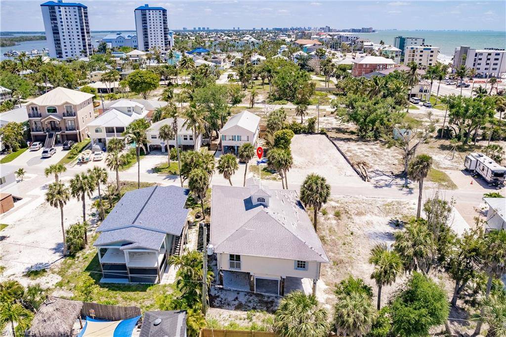 Fort Myers Beach, FL 33931,121 Coconut DR