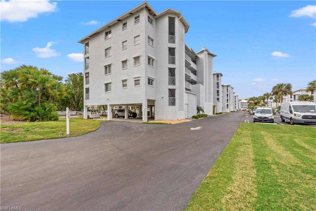 Fort Myers Beach, FL 33931,4591 Bay Beach LN #294