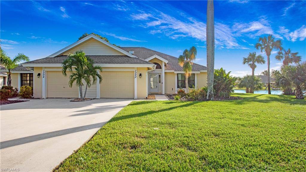 Naples, FL 34110,1302 Park Lake DR #32-R