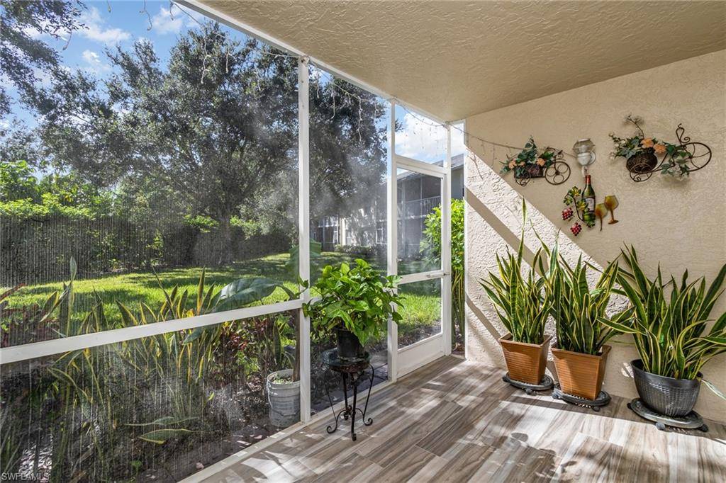 Naples, FL 34104,613 Squire CIR #104