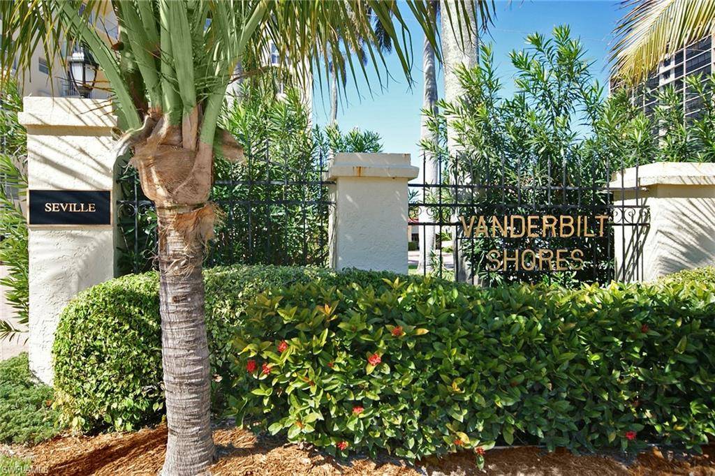 Naples, FL 34108,10701 Gulf Shore DR #1102