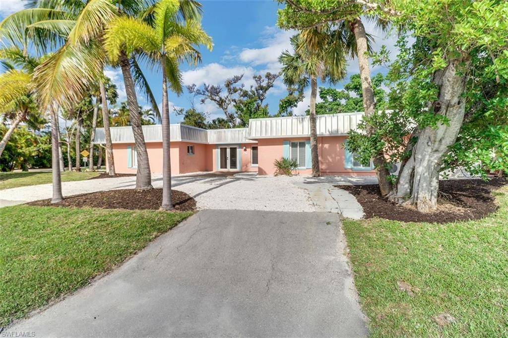 Sanibel, FL 33957,887 Casa Ybel RD