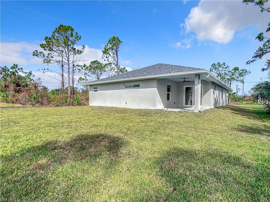 Rotonda West, FL 33947,160 Green Pine Park