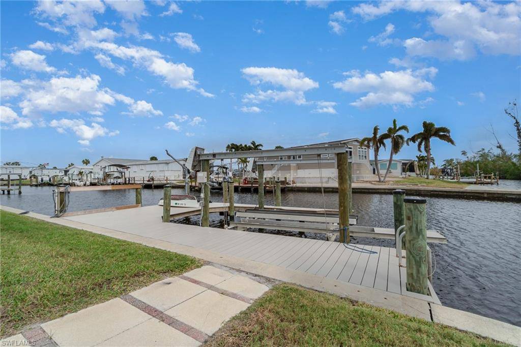 Fort Myers Beach, FL 33931,17911 Eglantine LN