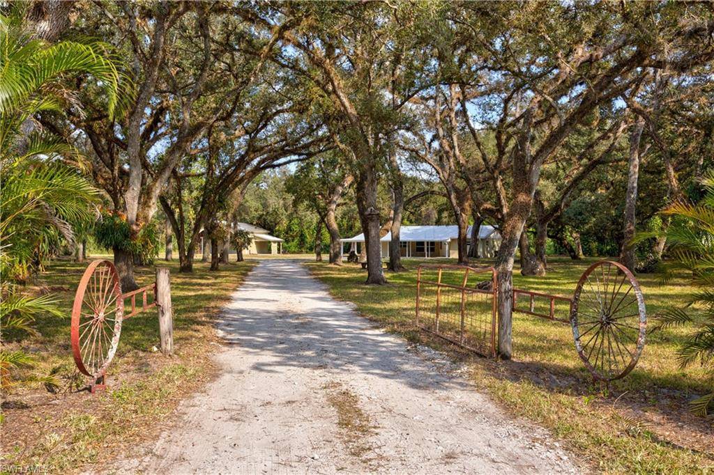 Labelle, FL 33935,2360 Old N River RD