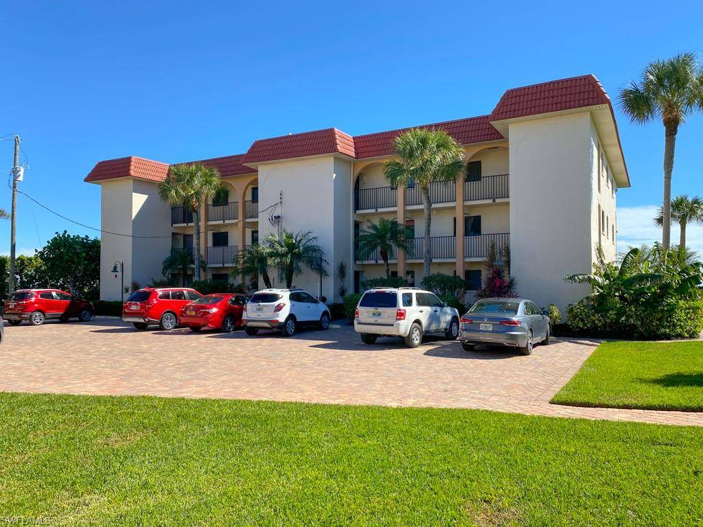 Sanibel, FL 33957,671 E Gulf DR #5B2