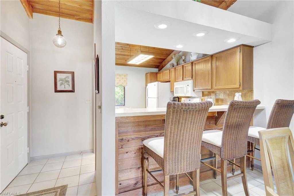 Naples, FL 34112,2972 Kings Lake BLVD #2972