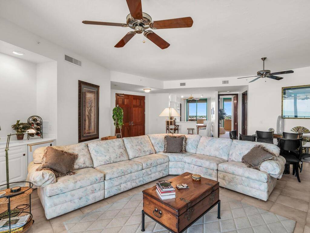 Marco Island, FL 34145,930 Cape Marco DR #703