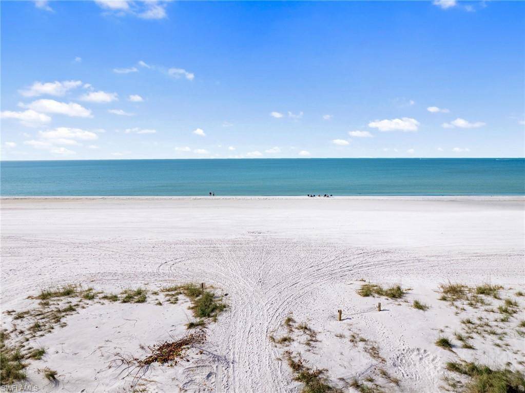 Fort Myers Beach, FL 33931,270 Delmar AVE