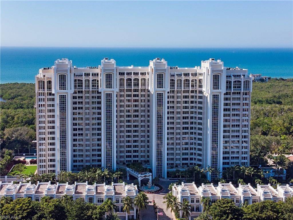 Naples, FL 34108,7117 Pelican Bay BLVD #307