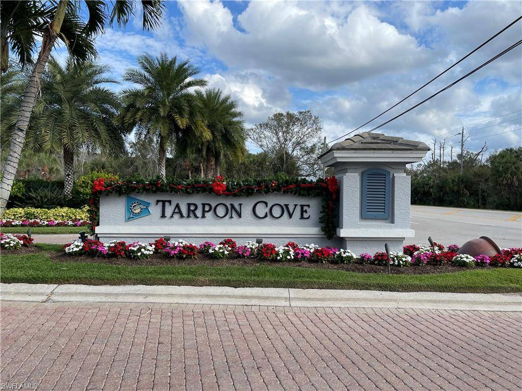 Naples, FL 34110,1035 Tarpon Cove DR #202