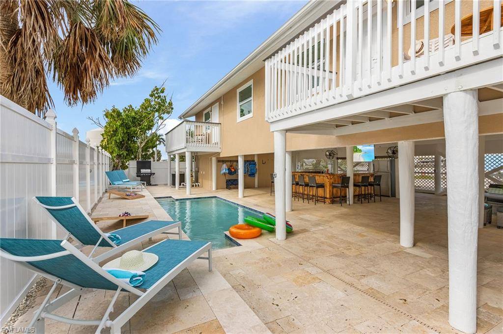 Fort Myers Beach, FL 33931,848 Lagoon ST