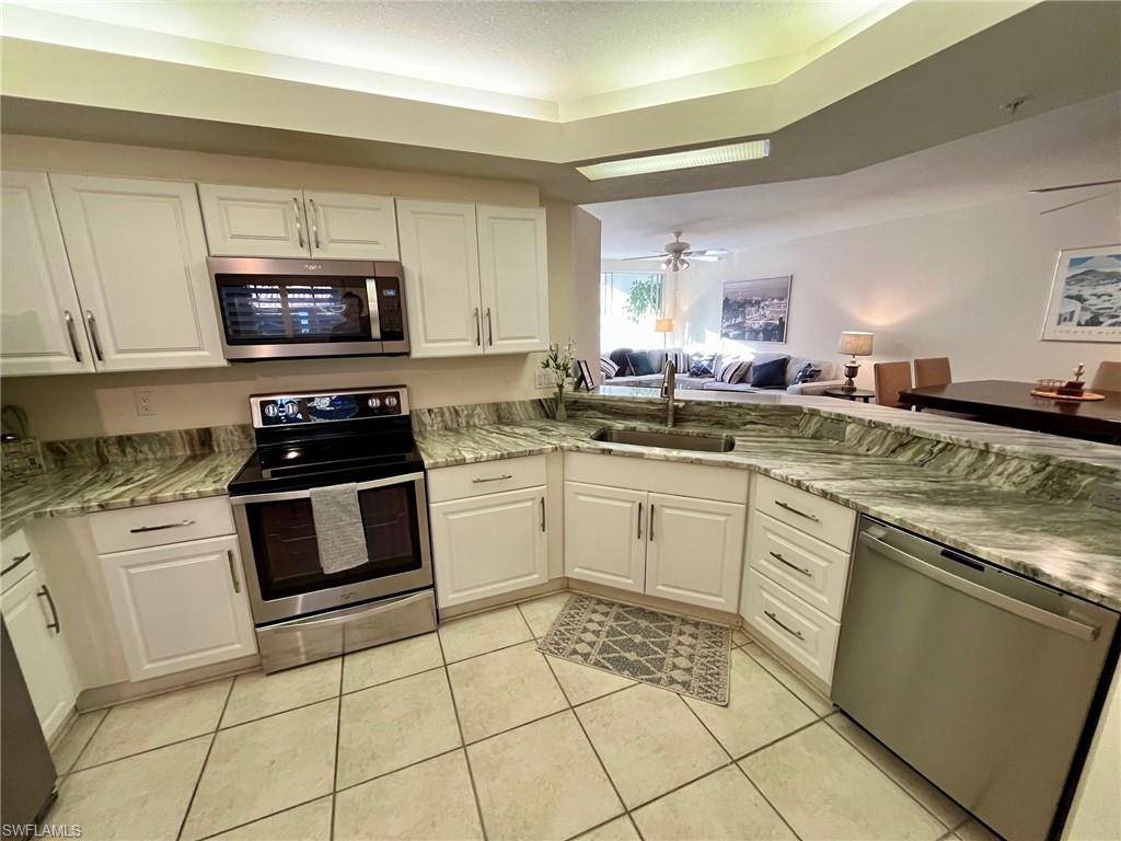 Naples, FL 34109,6813 Satinleaf RD S #103