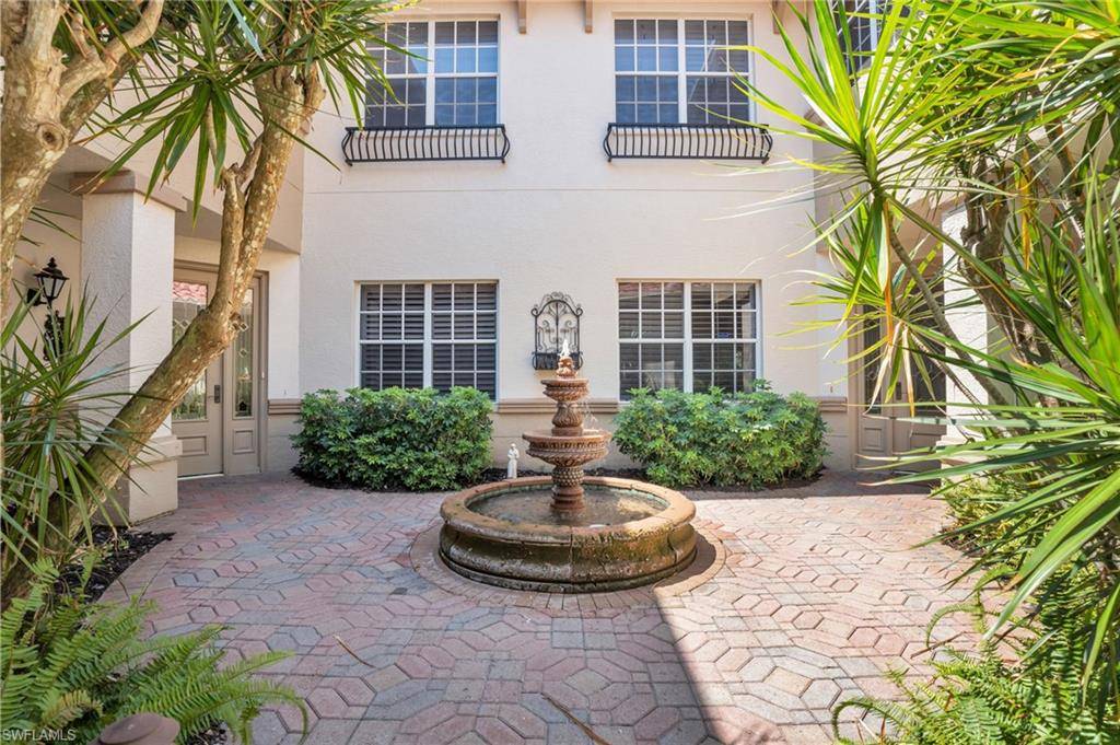 Naples, FL 34108,7271 Pelican Bay BLVD #2-1R