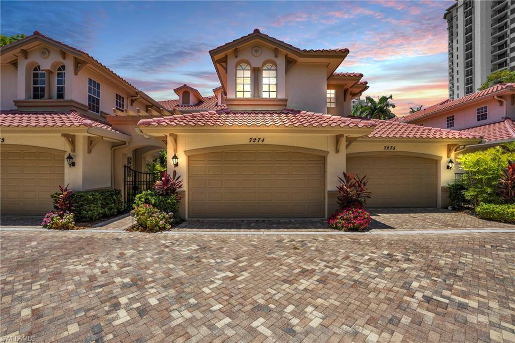 Naples, FL 34108,7271 Pelican Bay BLVD #2-1R