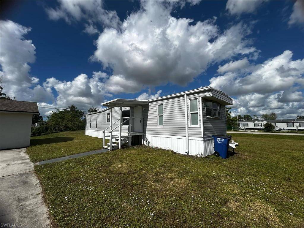 North Fort Myers, FL 33917,8416 Penny DR