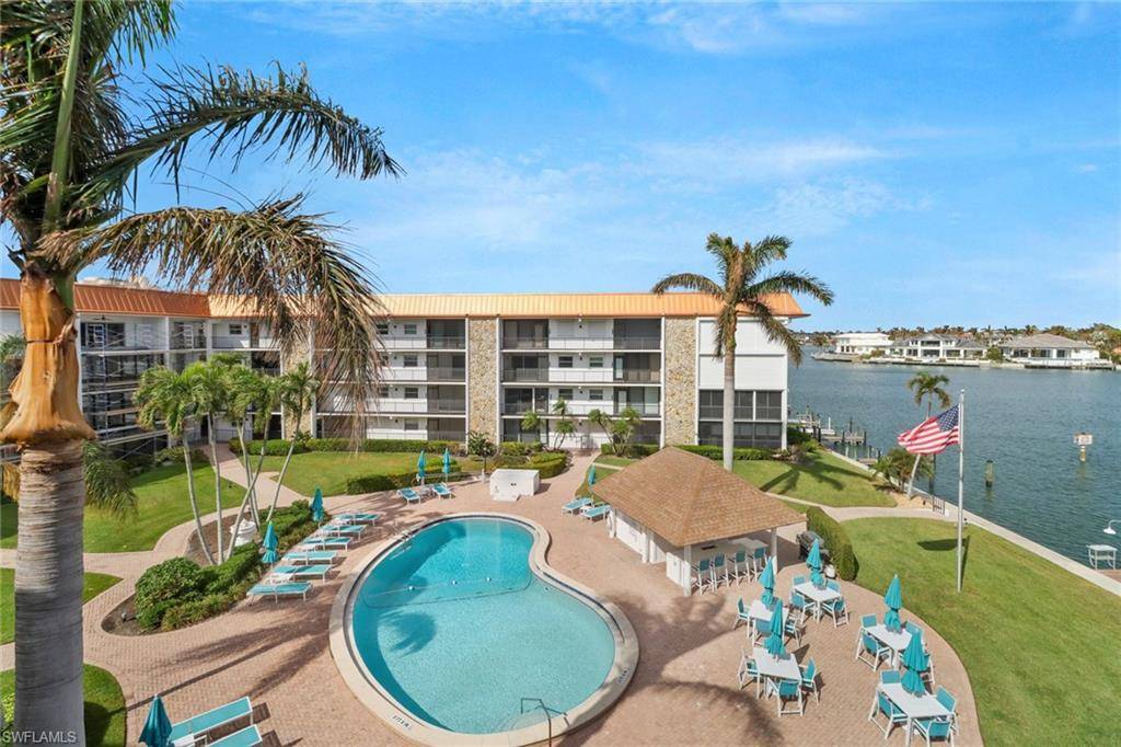 Naples, FL 34103,2900 Gulf Shore BLVD N #413